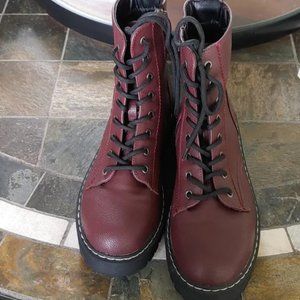 Size 10 burgundy combat boots